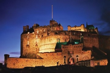 a castle on top of Edinburgh Castle