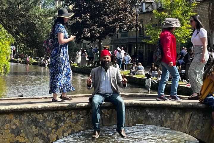 AbdulMaalik Tailor the professional tour guide in Cotswolds
